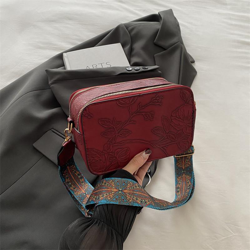 Elegant Modern Single Shoulder Crossbody Bag With Unique Design For Trendsetters