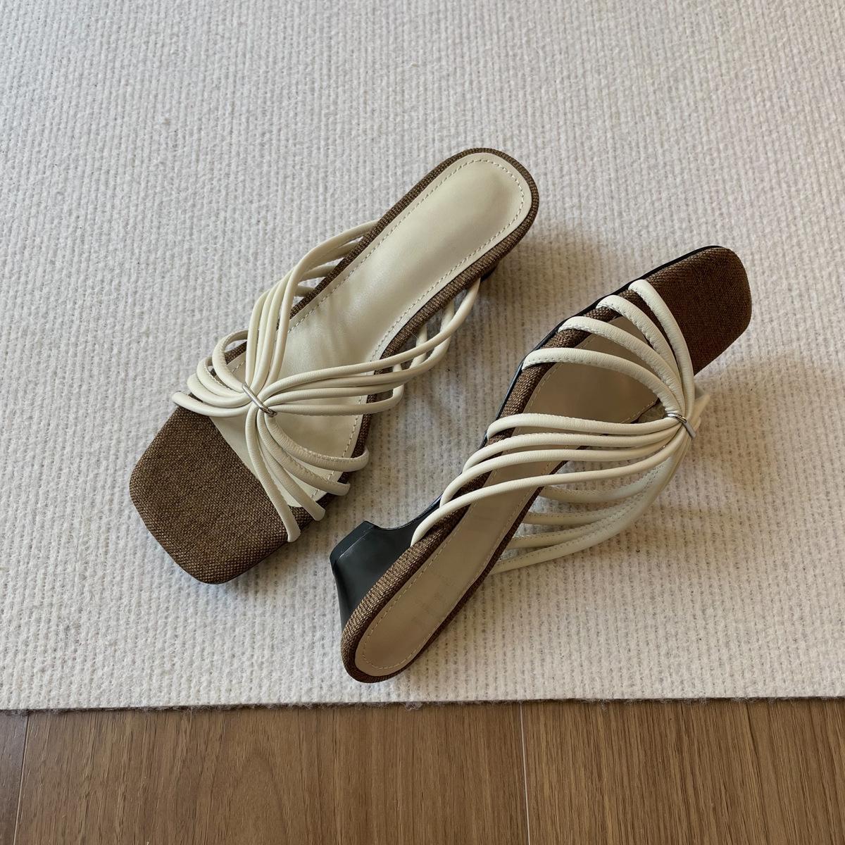 

Spot sheepskin version~ French woven word with holiday style thick heel cool slippers women s square head temperament retro slippers 40