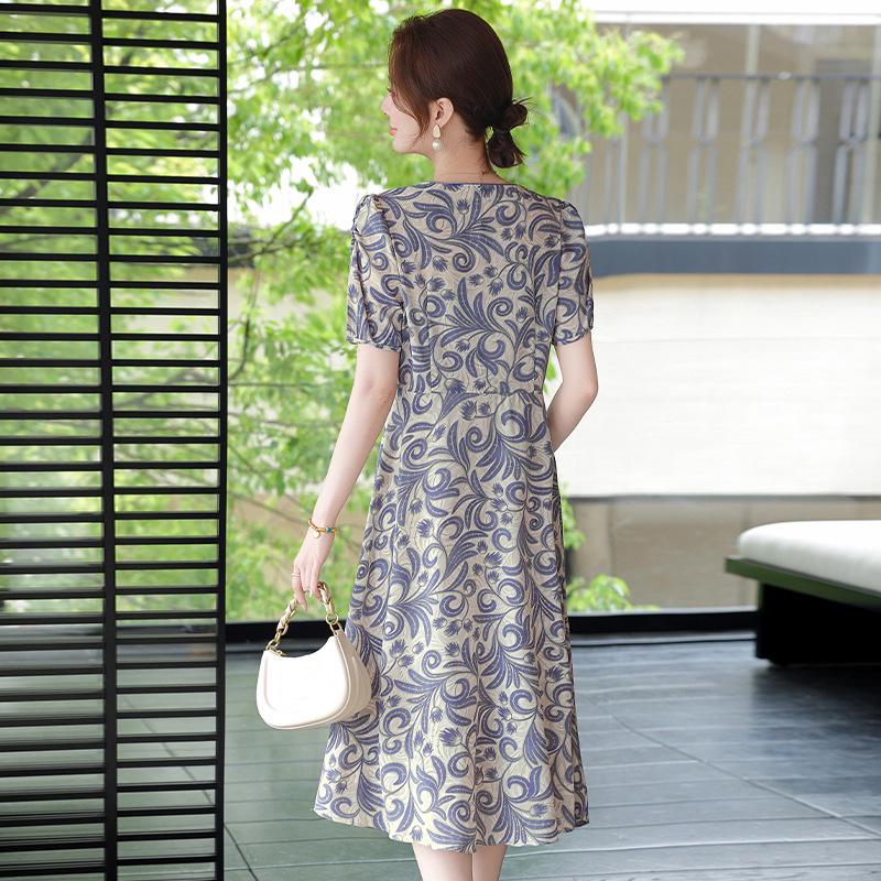Elegant Floral Mid-Length Summer Dress for Middle-Aged Women