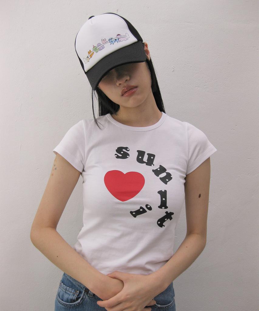 Sseonlis Puppy Mesh Cap (White/Black)