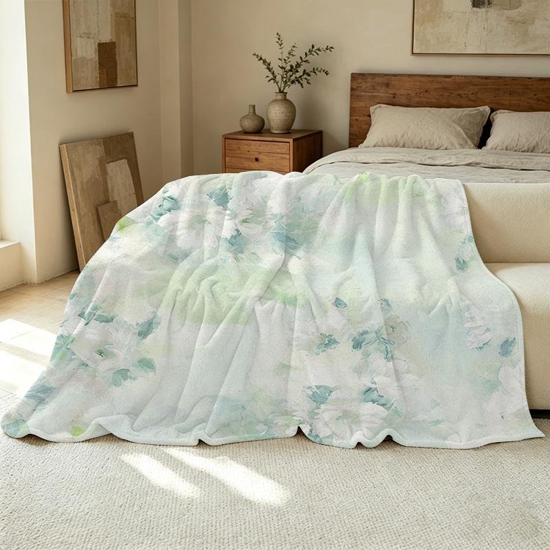 Soft Plush Flannel Blanket - Delicate Floral Design, Warm Cozy Single Bed Throw for Bedroom, Home & Holiday Use