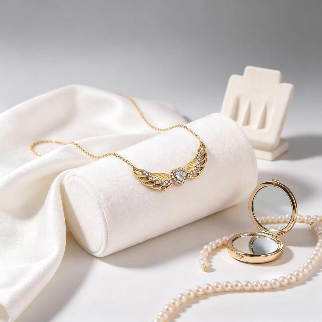 Diamond-Studded Angel Wing Heart Necklace - Golden Light Luxury Titanium Steel Clavicle Chain, Sweet Cool Style