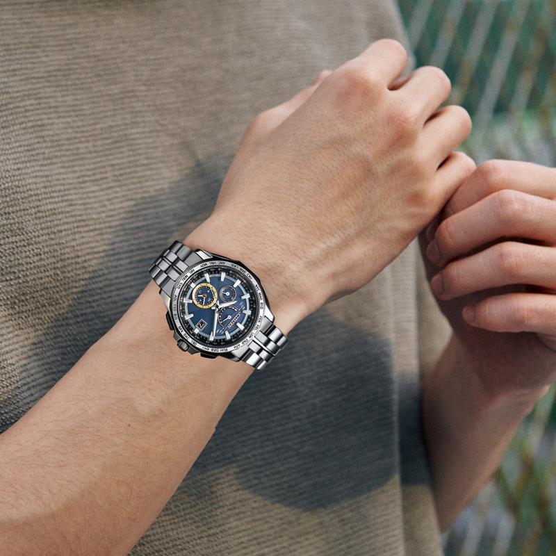 Citizen Attesa Serie 100 Meter Wasserdicht Solar Quarz Titan Titanlegierungsarmband 42,7 mm Herrenuhr Blaues Zifferblatt AT9105-58L