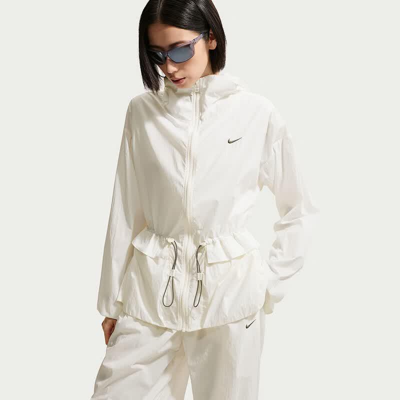 Nike Women's Versatile Woven Jacket