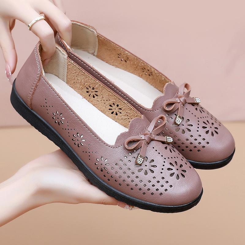 Sandals women's summer new hollow hole single shoes soft sole non-slip leather shoes middle elderly women's shoes
