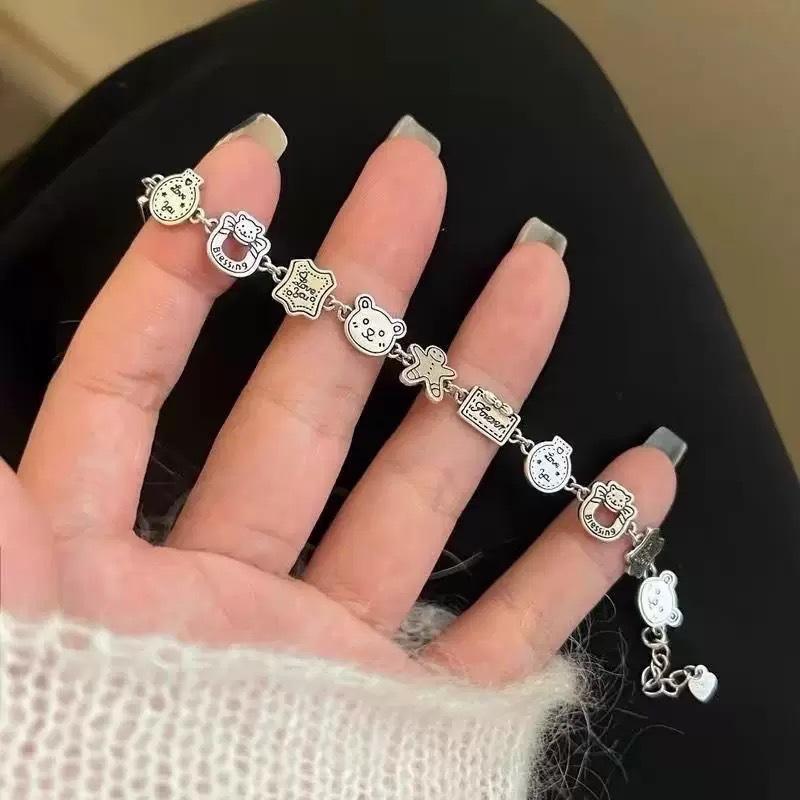 Four-pack cold small peach burning bracelet light luxury niche exquisite sense student party hand jewelry high sense female