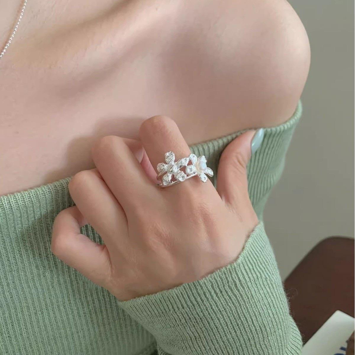 Elegant Sweet Pearl Flower Adjustable Ring for Women - Light Luxury Trendy Index Finger Jewelry Adjustable