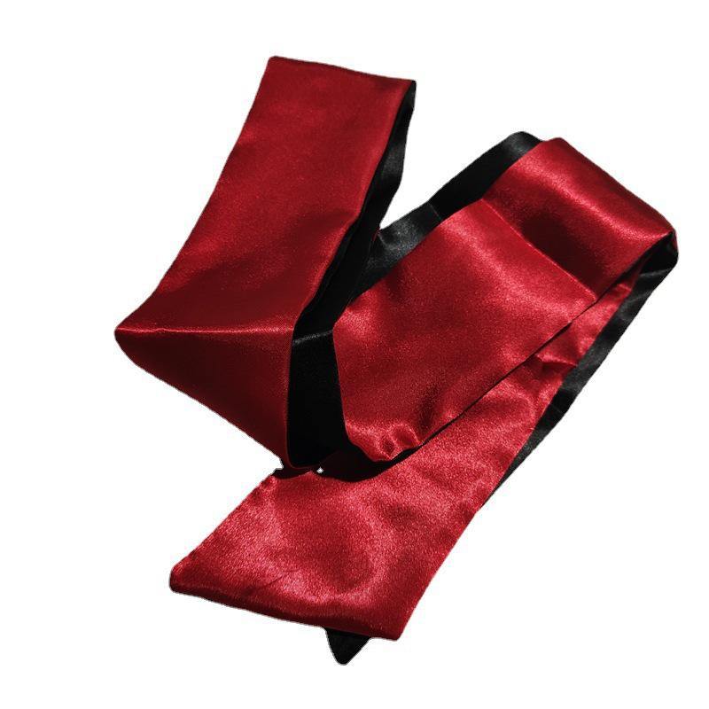 Verführerisches Dessous- und Accessoire-Set: Kopfschmuck, Nippelpasties, Vibrator, Schmuck - Verführerische Kombination