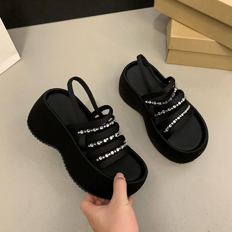 

Босоножки на платформе-маффине со стразами, женские летние 2025, новые, с ремешком из одного слова, черные, универсальные, для платья, увеличивающие рост, пляжная обувь 39 чёрный