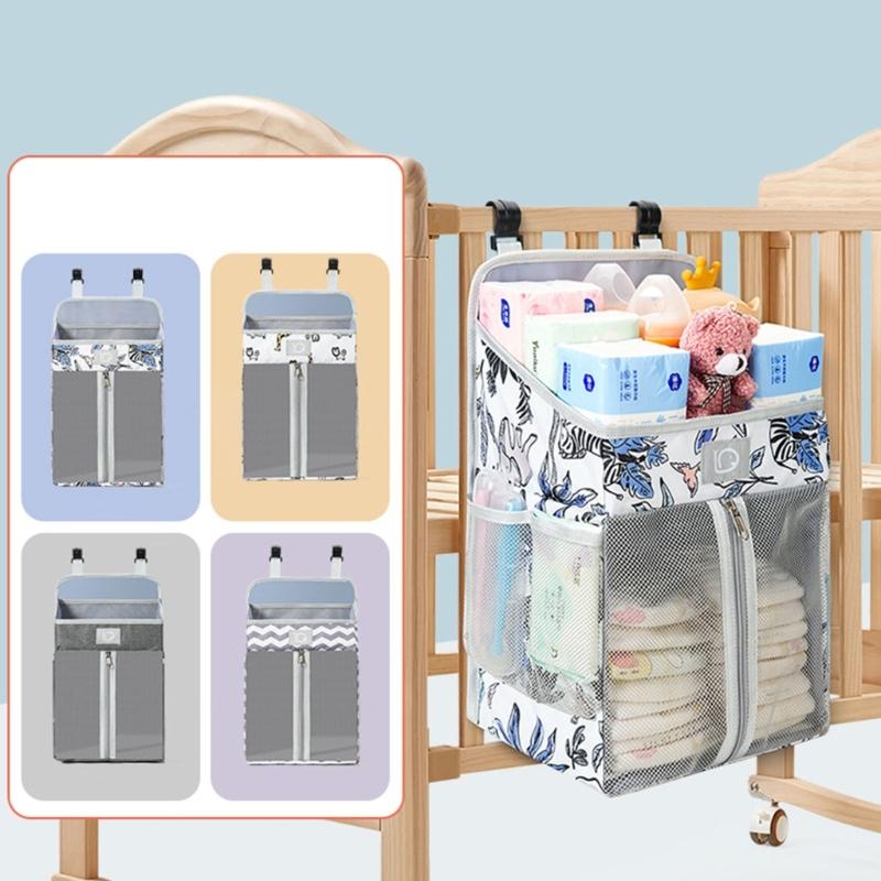 Noční stolky pro miminka Vícekomorové organizéry Se zapínací přihrádkou na pleny Omyvatelná oxfordská tkanina Závěsné řešení pro ukládání