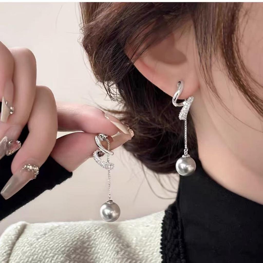 Explosive Light Luxury Diamond-encrusted Long Tassel Linen Gray Pearl Earrings Design Sense Earrings Premium Ears