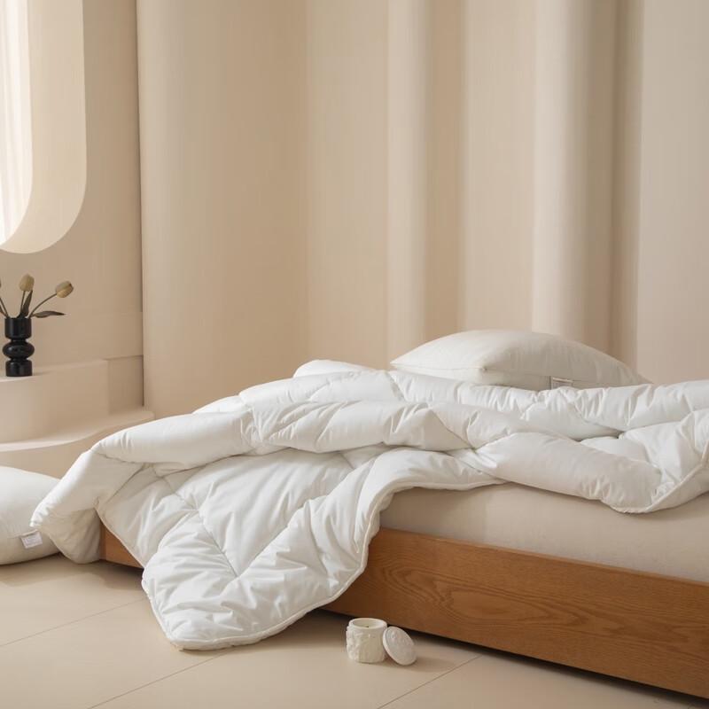 Muji All-Season Acrylic Fiber Quilt 200x230cm