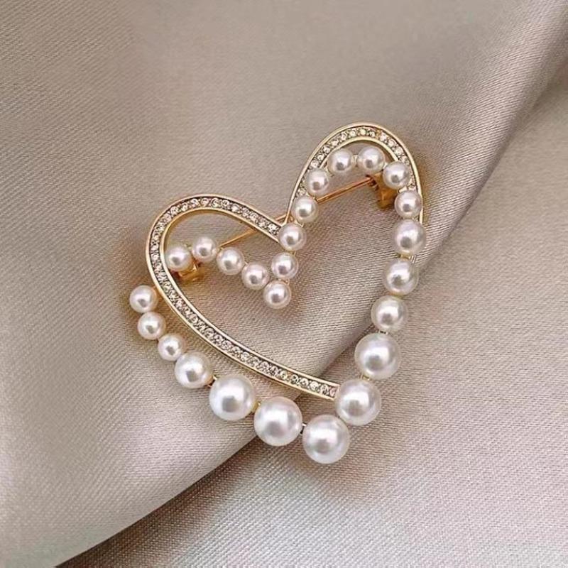 Pearl Butterfly Brooch High-end Small Fragrance Exquisite Luxurious Elegant Temperament 2023 New Trend Exquisite Brooch Pin