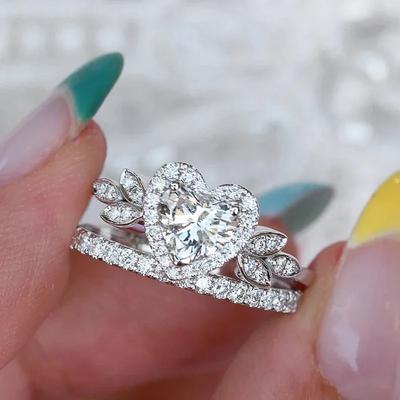 Huitan Mode Liebesherz Ringe Set Glänzend 2 Stück Funkelnder Zirkonia Finger Accessoire für Frauen Zarter Versprechen Hochzeitsschmuck