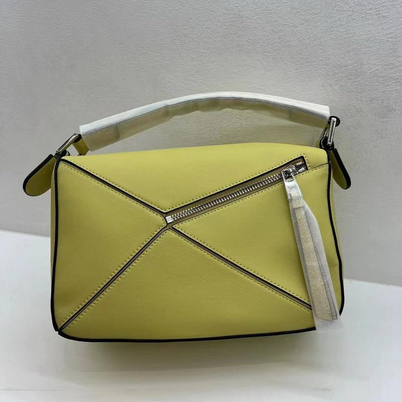 Genuine Leather Women's Bag With Geometric Stitching Contrasting Color Pillow Bag. Fashionable Portable Single Shoulder Diagonal