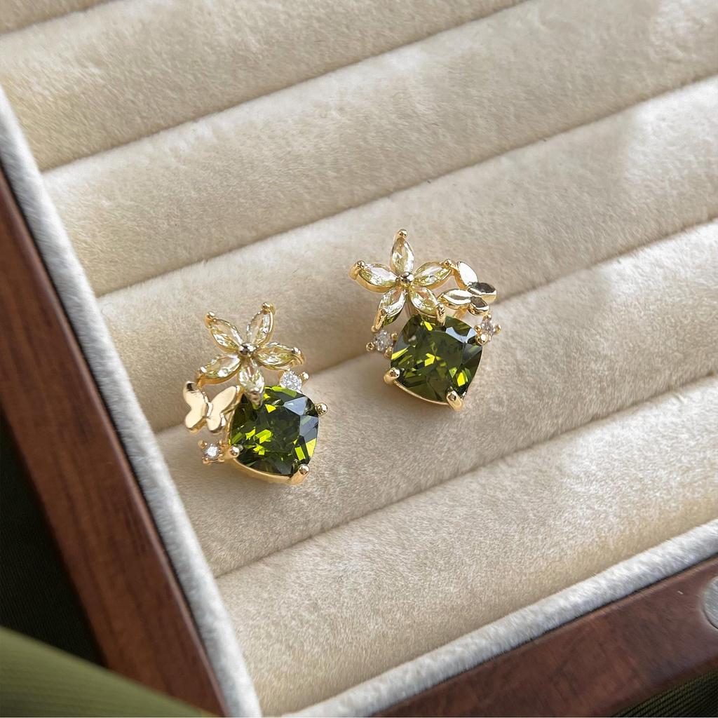 Vintage Olive Green Zircon Flower Stud Earrings - Retro Court Style with Heavy Industry Elegance for Women