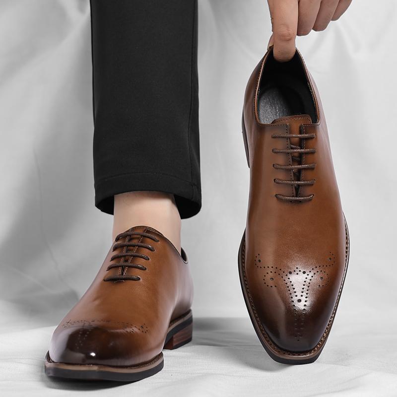 Modische Hochzeitschuhe für den Bräutigam Modischer Party-Stil Design Tägliche Freizeit Business und Büro Schwarze braune vielseitige Schuhe Große Größen flach