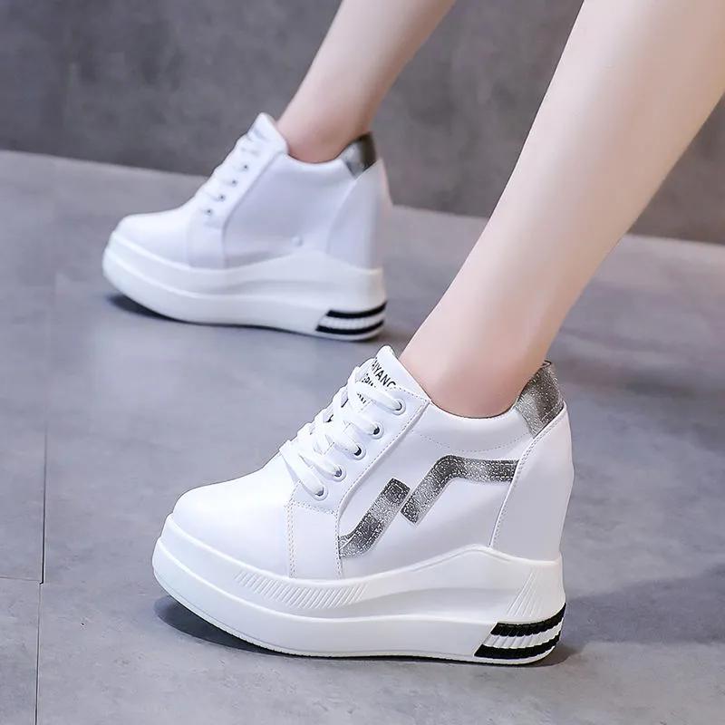 

Модные женские ботильоны осенние кожаные массивные туфли женские кроссовки на платформе с увеличением высоты 10,5 см толстая подошва танкетки белые ботинки 35