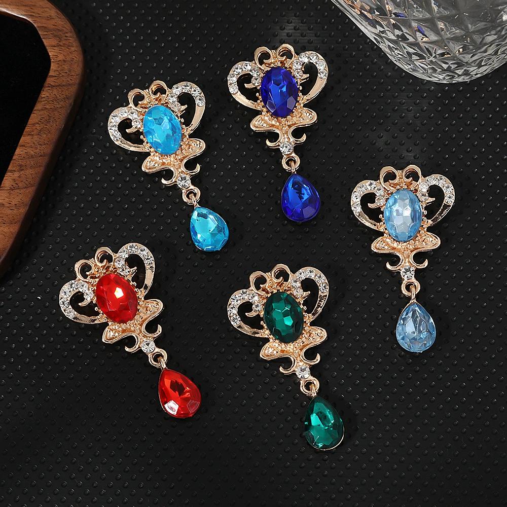Creative Baroque colored gem brooch, niche design anti-exposure scarf buckle, fixed clothes metal pin accessories