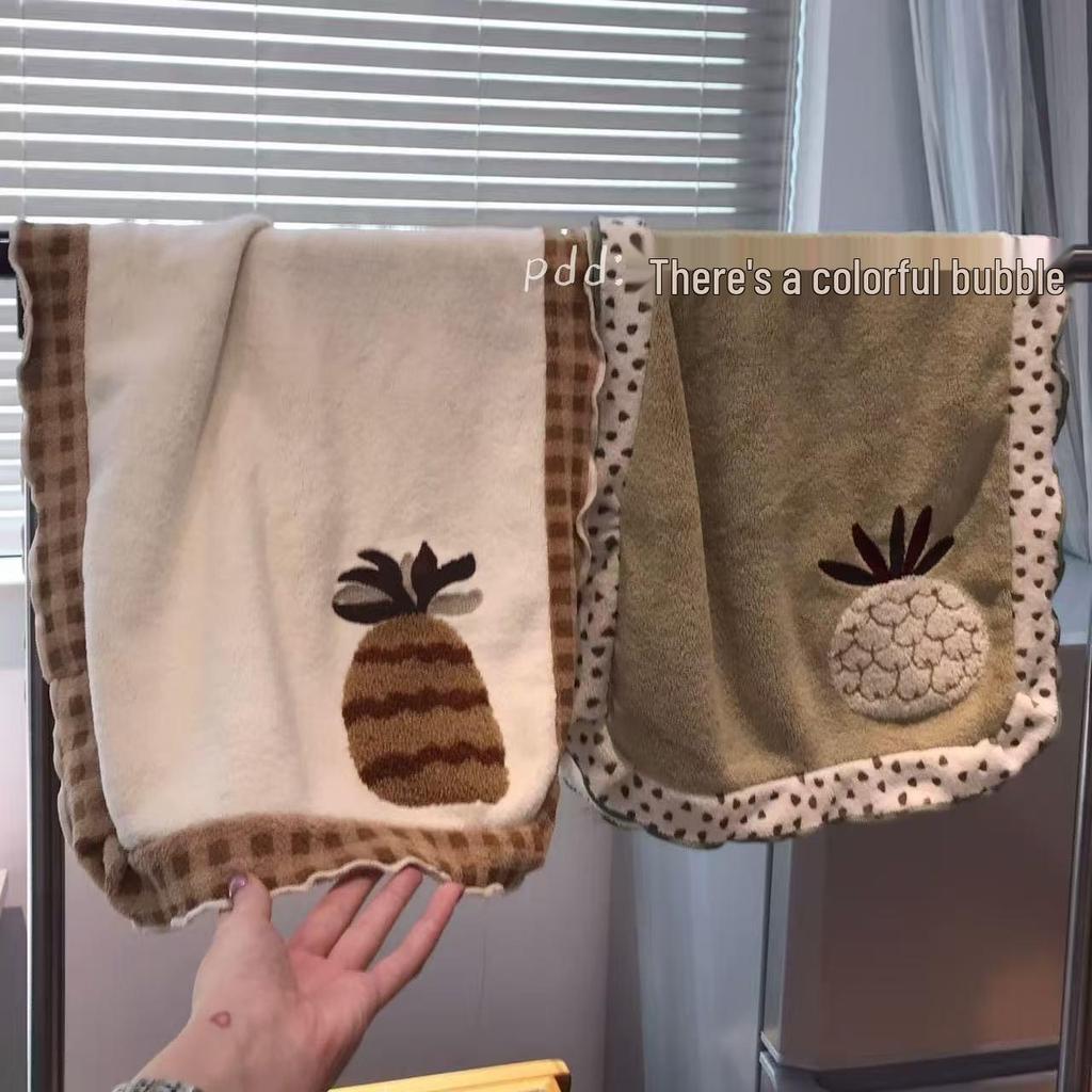 Soft, Absorbent Coral Fleece Towel - No Shedding, Thick, Large Bath & Face Towel for Couples