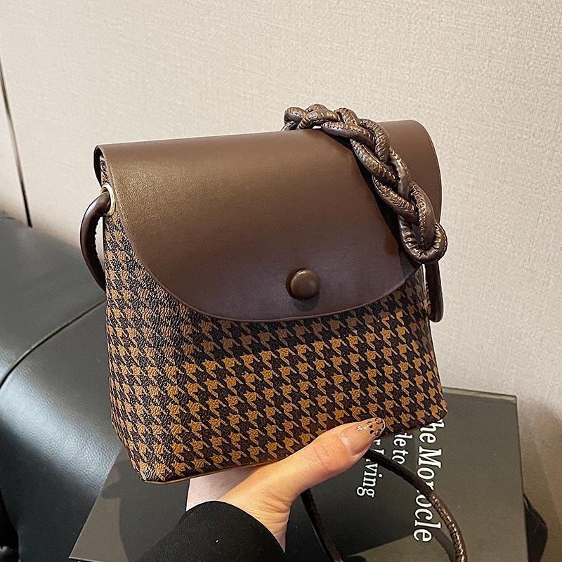 Popular Niche Bags for Women In Autumn and Winter New Textured One-shoulder Crossbody Bag Fashionable Versatile Bucket Bag for Women