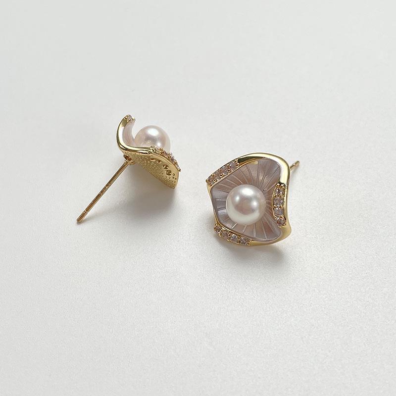 2026 Trend: High-End Freshwater Pearl & Sterling Silver Stud Earrings