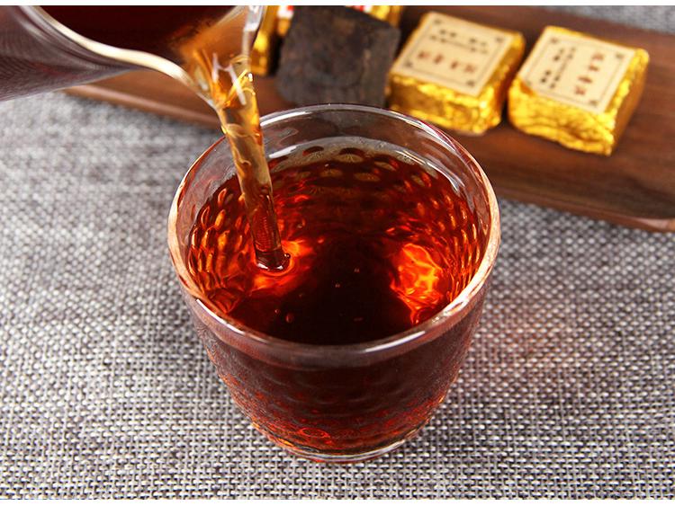 2003 Ceai Pu'er Mini Caramida Aur în cutie de fier