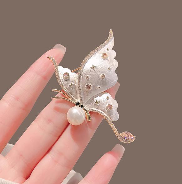 Fashionable Butterfly Pearl Brooch, Anti-exposure Pin for Women, Metal Button To Fix Clothes, Wedding Party Gift