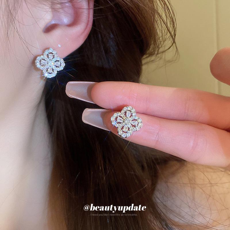 Silver Needle Zircon Flower Stud Earrings - Light Luxury Style, Fashionable, High-End Sense