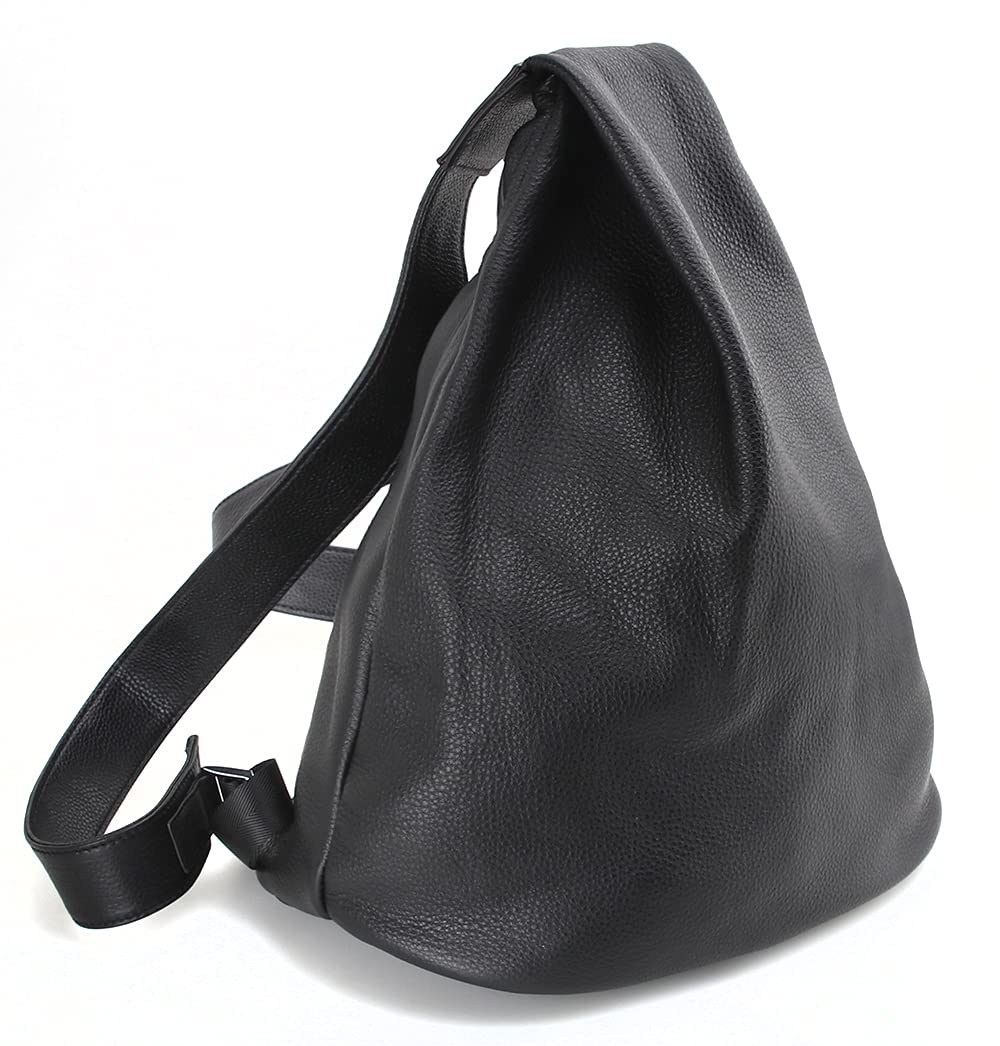 

de Made of high quality triangular genuine leather cowhide light silver hardware [Camélia Amour] t295-146-black/silver cowhide, shape, backpack, чорний