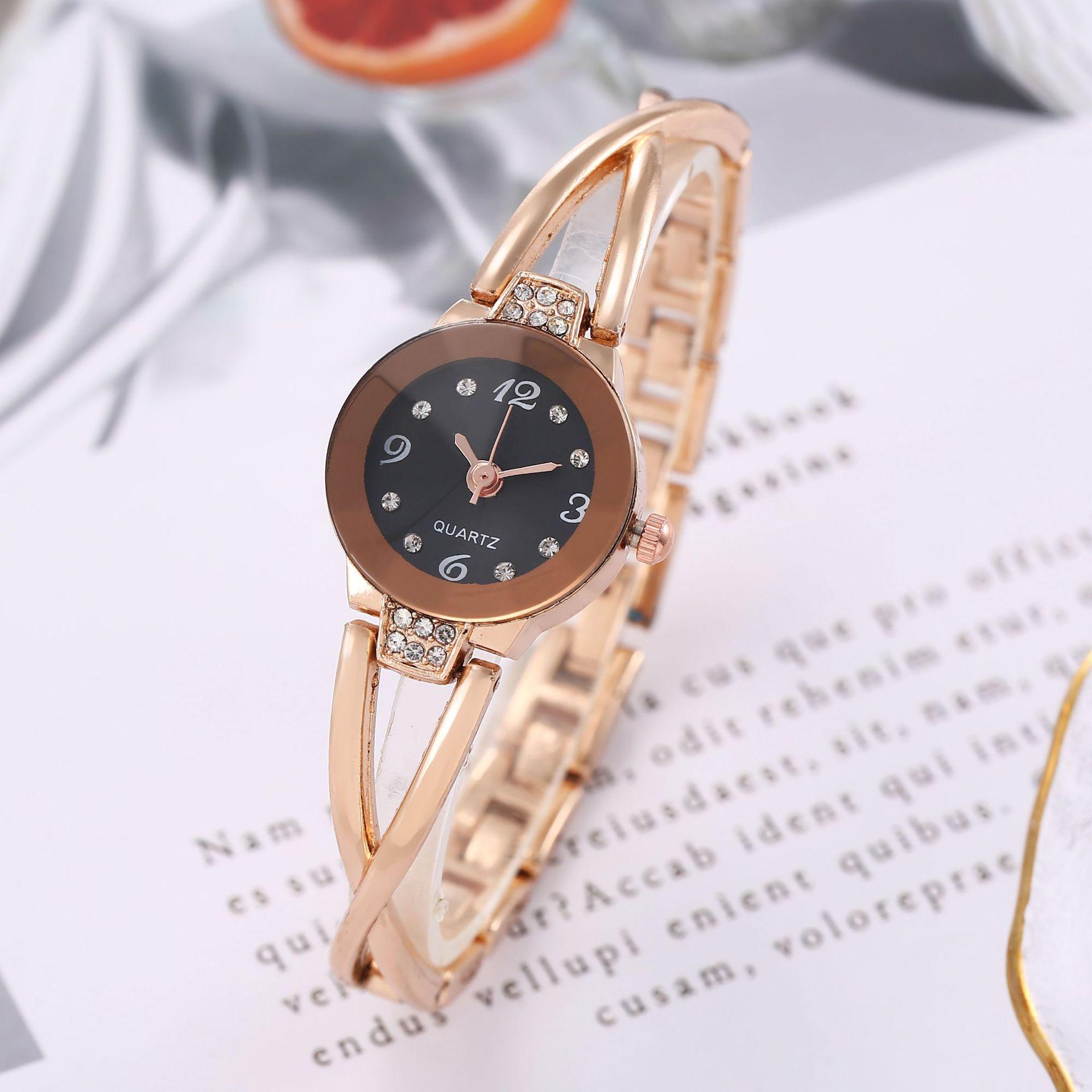 

Korean Style Rhinestone Ladies Bracelet Watch with Quartz Small Dial