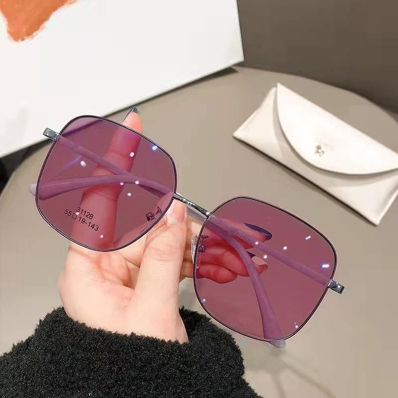 Glasses for Women, Ultra-light Large Square Frame, Korean Style Trendy Anti-blue Light High-definition Eye Protection Flat Glasses for Men
