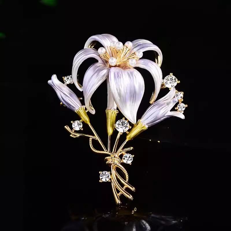

Корейская мода Лилия Брошь Женская Нишевая Дизайн Смысл Эмалевая Брошь Темперамент Пальто Булавка С Аксессуарами