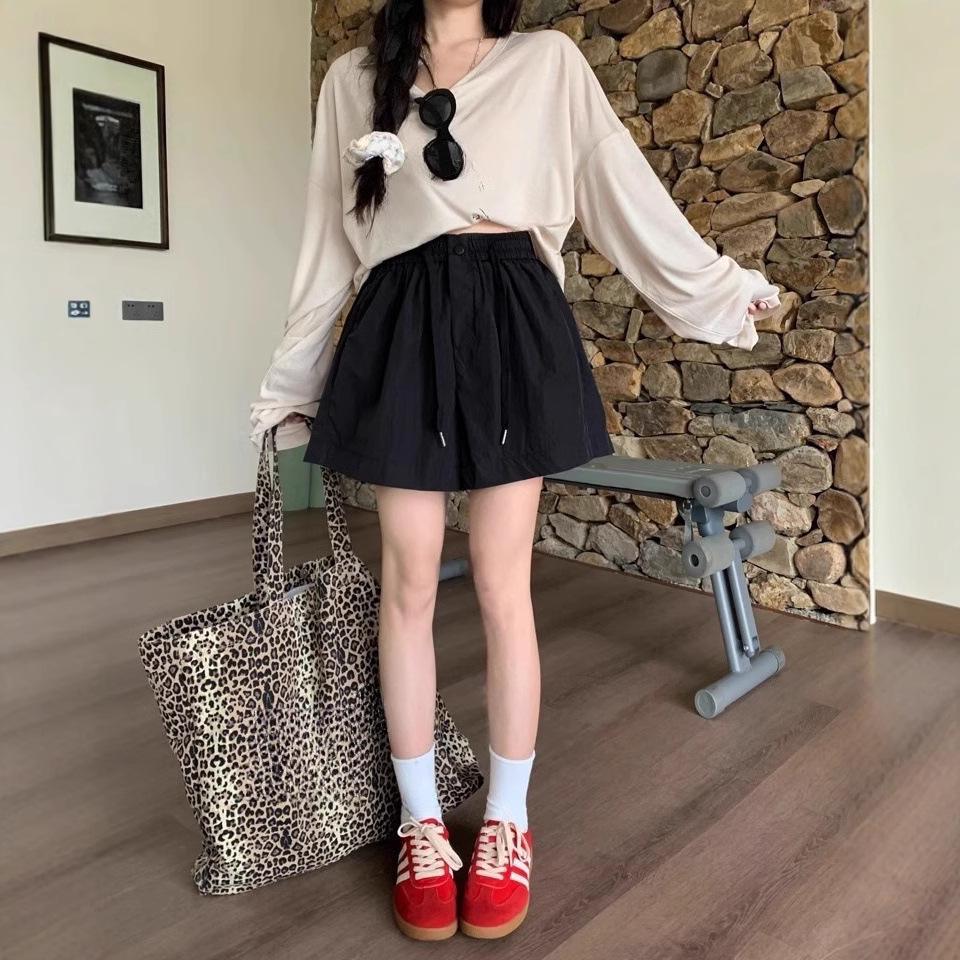 

Quick-Dry Women s Elastic Waist Drawstring High-Waist Loose Wide-Leg Shorts Summer 2025 Medium чорний