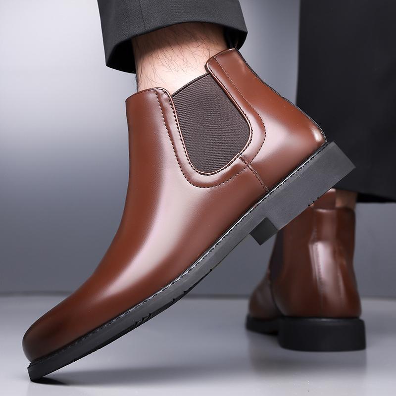 Autumn Winter 2025 New Men Leather Shoes Outdoor Motorcycle Boots Male All-match Chelsea Boots Luxury Men Slip On Ankle Boots