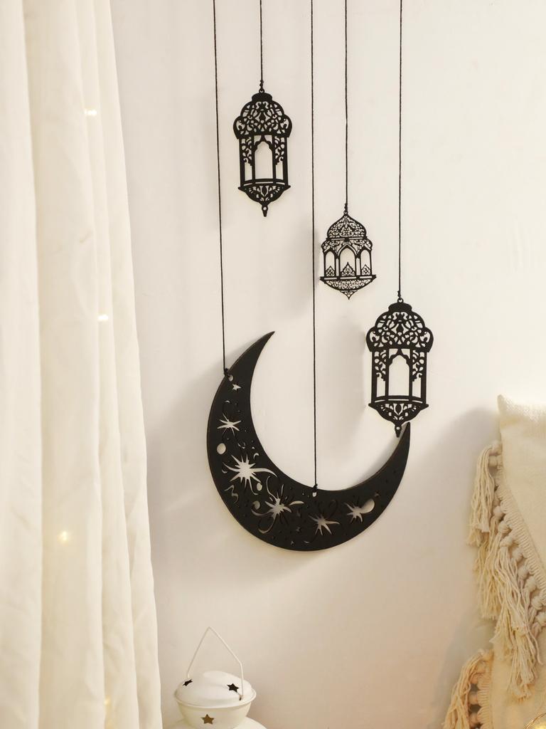 Wanddeko aus Holz - Schwarzer hölzerner Halbmond mit Sternausschnitten, Hängelaternen für Ramadan Eid, Islamisches Fest Heimdeko