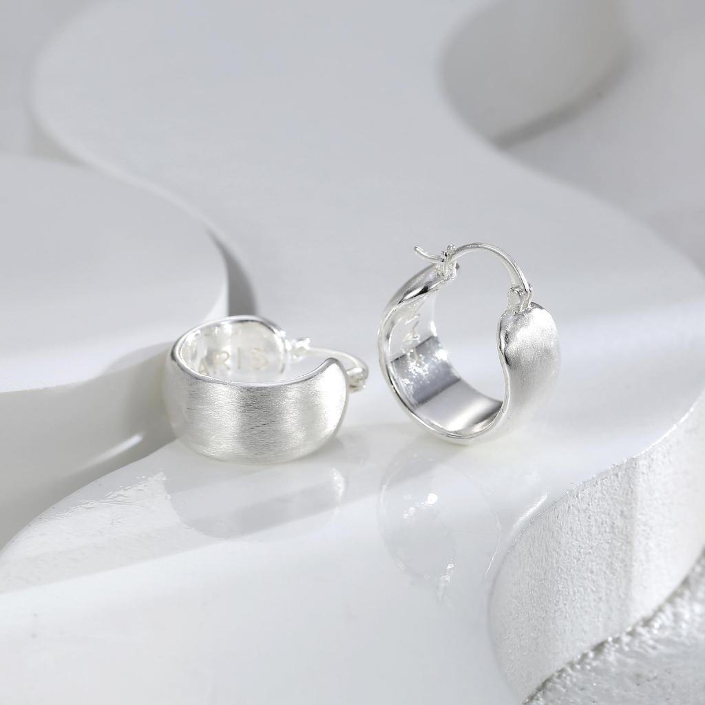 Jinruixi Vintage Brushed Ear Cuffs: Cold Style Earrings in Unique, Minimalist Design