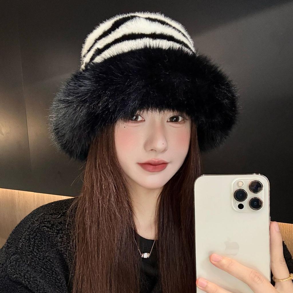 Women's Hat New Striped Plush Thickened Warm Hat Winter Casual Fashion Fisherman Hat Bucket Hat Women's