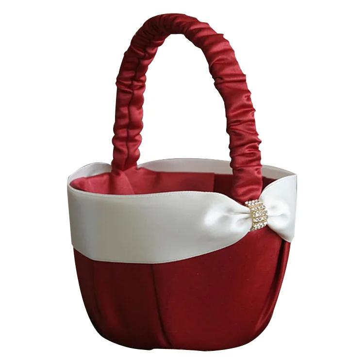 Красная корзина для подружки невесты Романтичная коллекция ко дню свадьбы Корзина для цветов Белый атлас с бусинами Свадебная корзина для подружки невесты Бантик красный