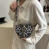 New women's bag 2025 textured love bag Internet celebrity street shooting bag wedding dinner bag love leopard print bag