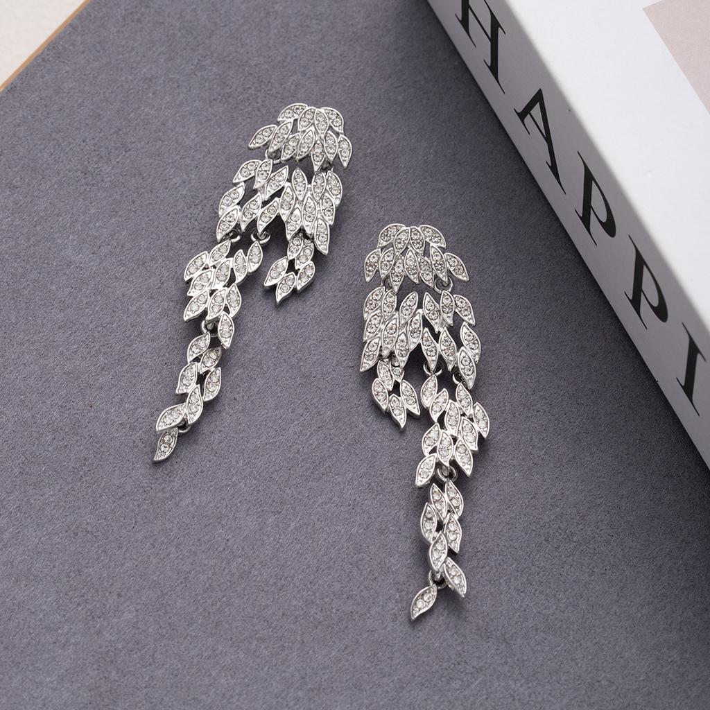 Cold Wind Leaf Feathers Fringed Stud Earrings Female, Light Luxury High Sense Fashion Temperament Earrings