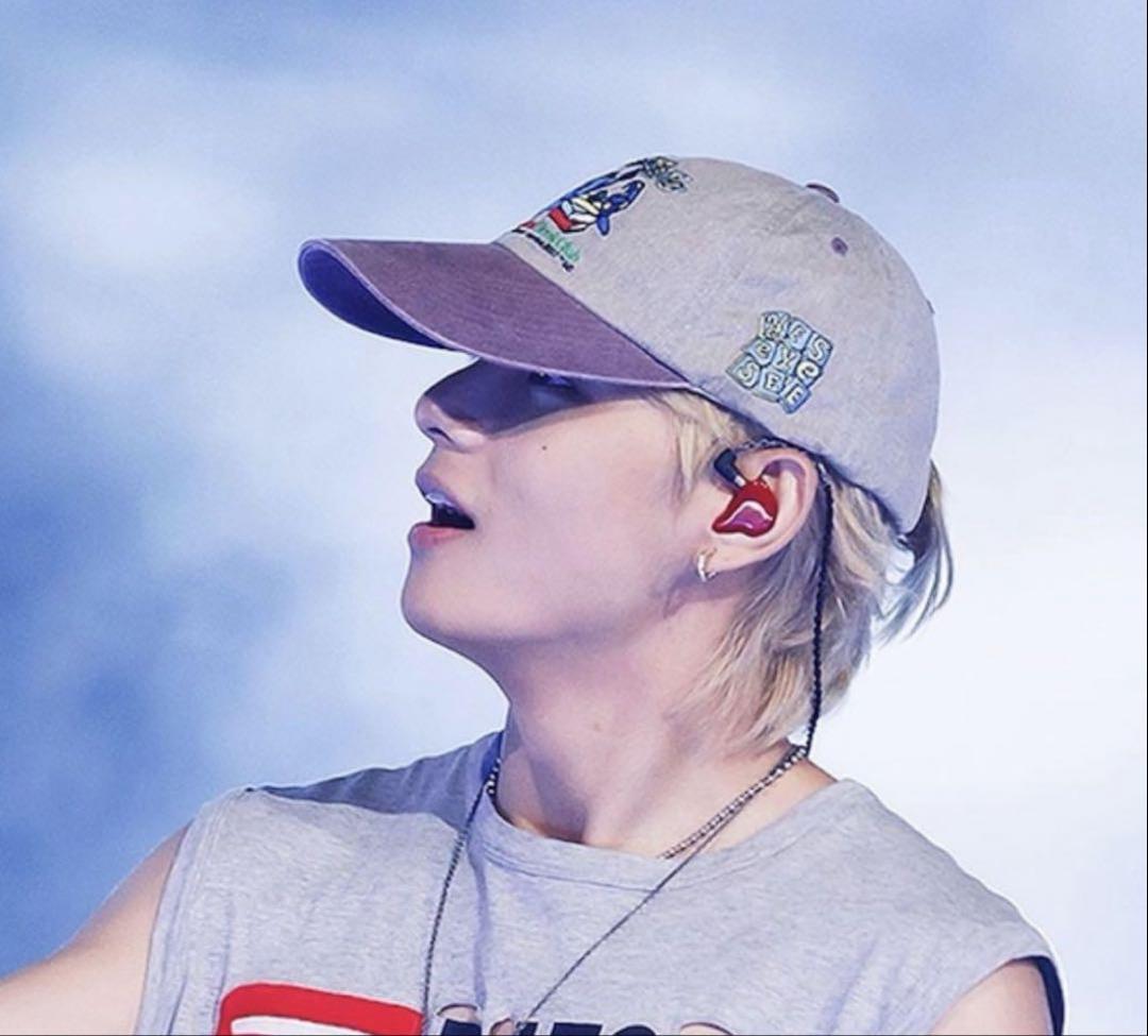

[USED] BTS V-neck cap, YESEYESEE character embroidered cap