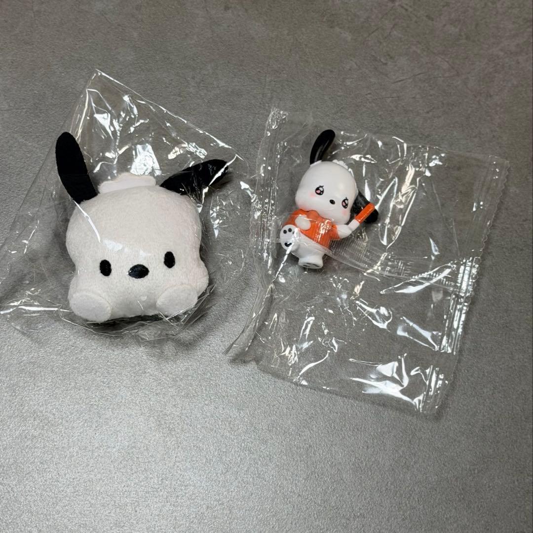 Glitter tooOen figure stuffed toy badge Pochacco set