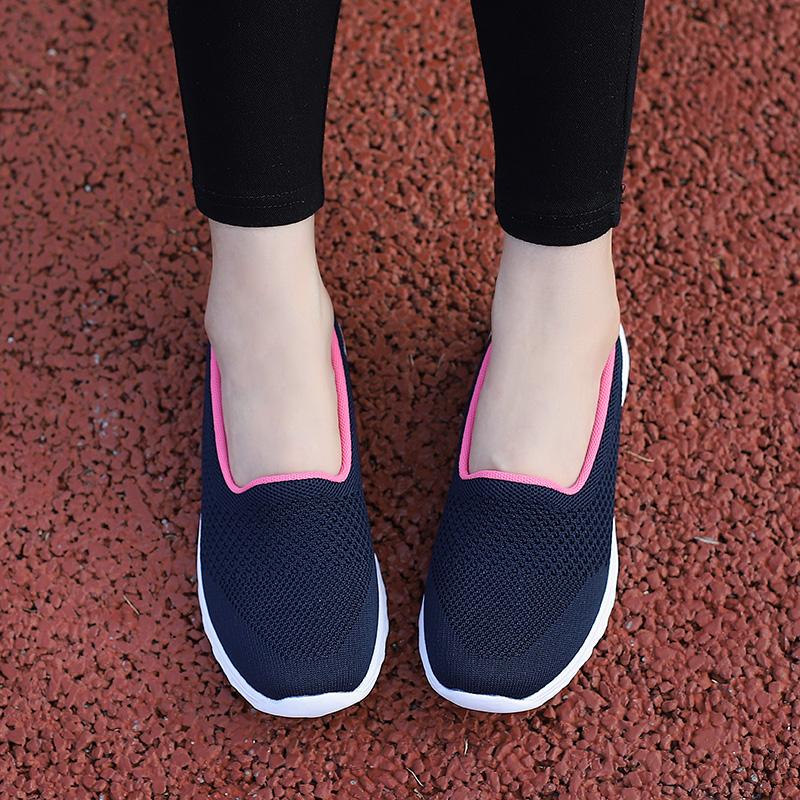 Ladies Casual Shoes Ultra Light Walking Shoes Women Breathable Slip-on Loafers Outdoor Flats Elegant Mother Shoes