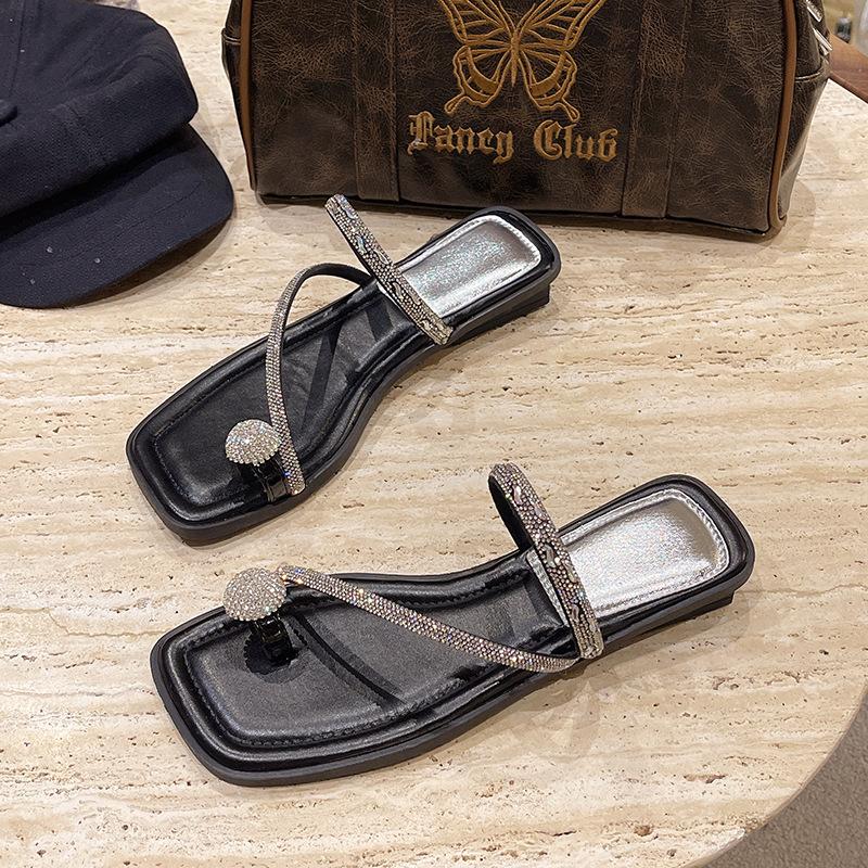 

Thick-heeled slippers women s summer wear 2025 new pigeon egg rhinestone cool slippers versatile toe sandals 40