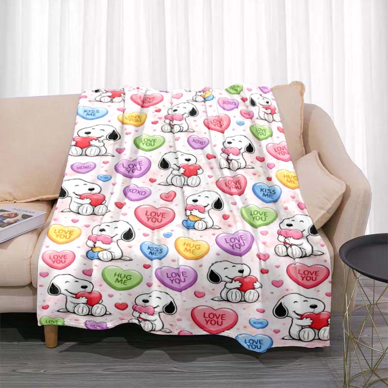Cute Snoopy print soft and warm blanket, perfect for naps, sofas, beds, camping trips, the office, birthday and holiday gifts.