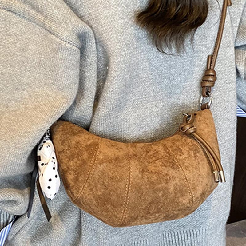 Fashion Horn Bag Women's New Niche Shoulder Bag Messenger Bag High Value Crescent Bag