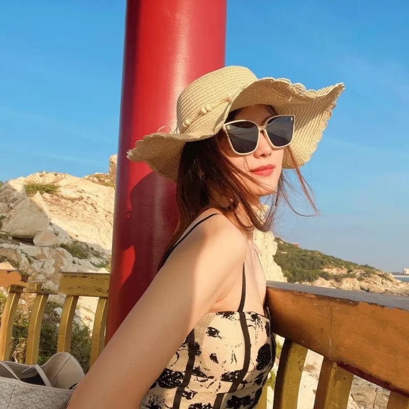Straw hat women's summer beach big eaves seaside outing sun hat new sun hat sun protection summer hat