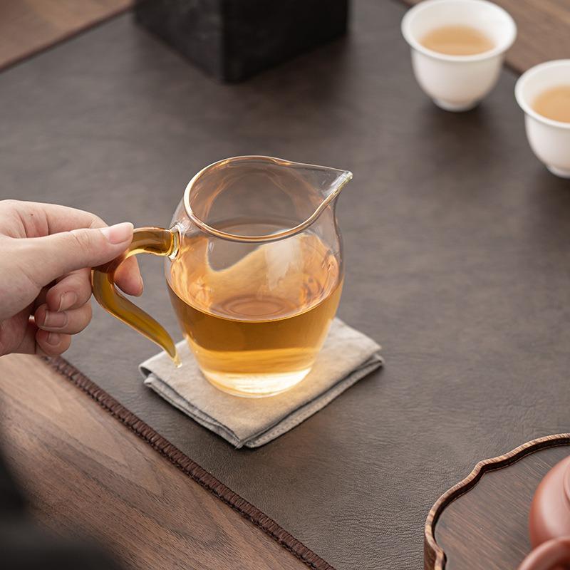 Japanischer Stil Fair Cup Buntes Glas Teekanne Hitzebeständiger Server Elegantes Zuhause Teeraum Verteiler