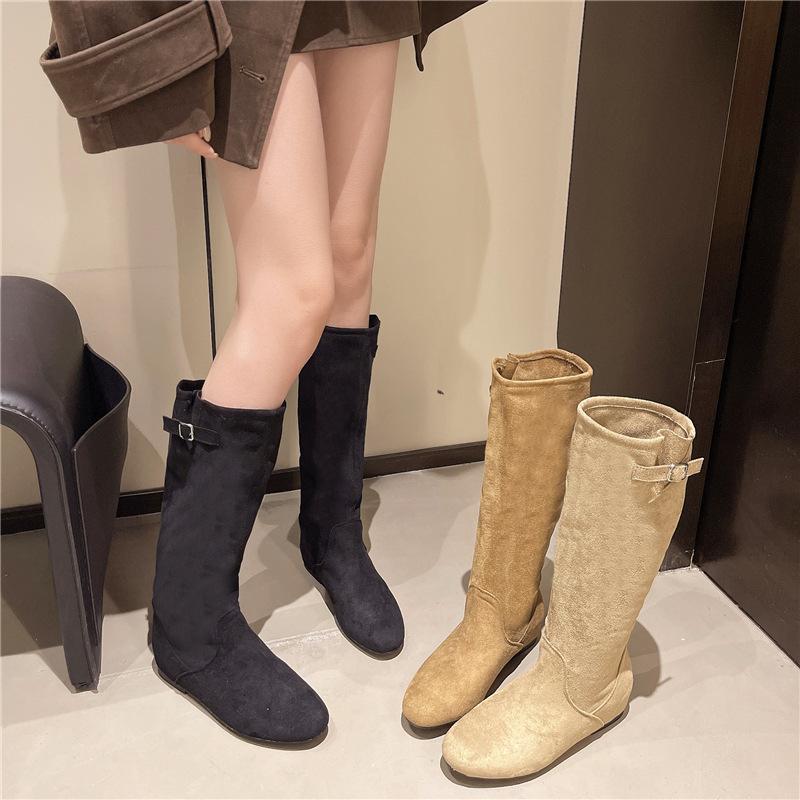 Herbst und Winter 2025 neue Retro-Wildlederstiefel Kinder Innenhöhe Erhöhung runde Spitze hoher Schaft dünne Western-Pile-Stiefel